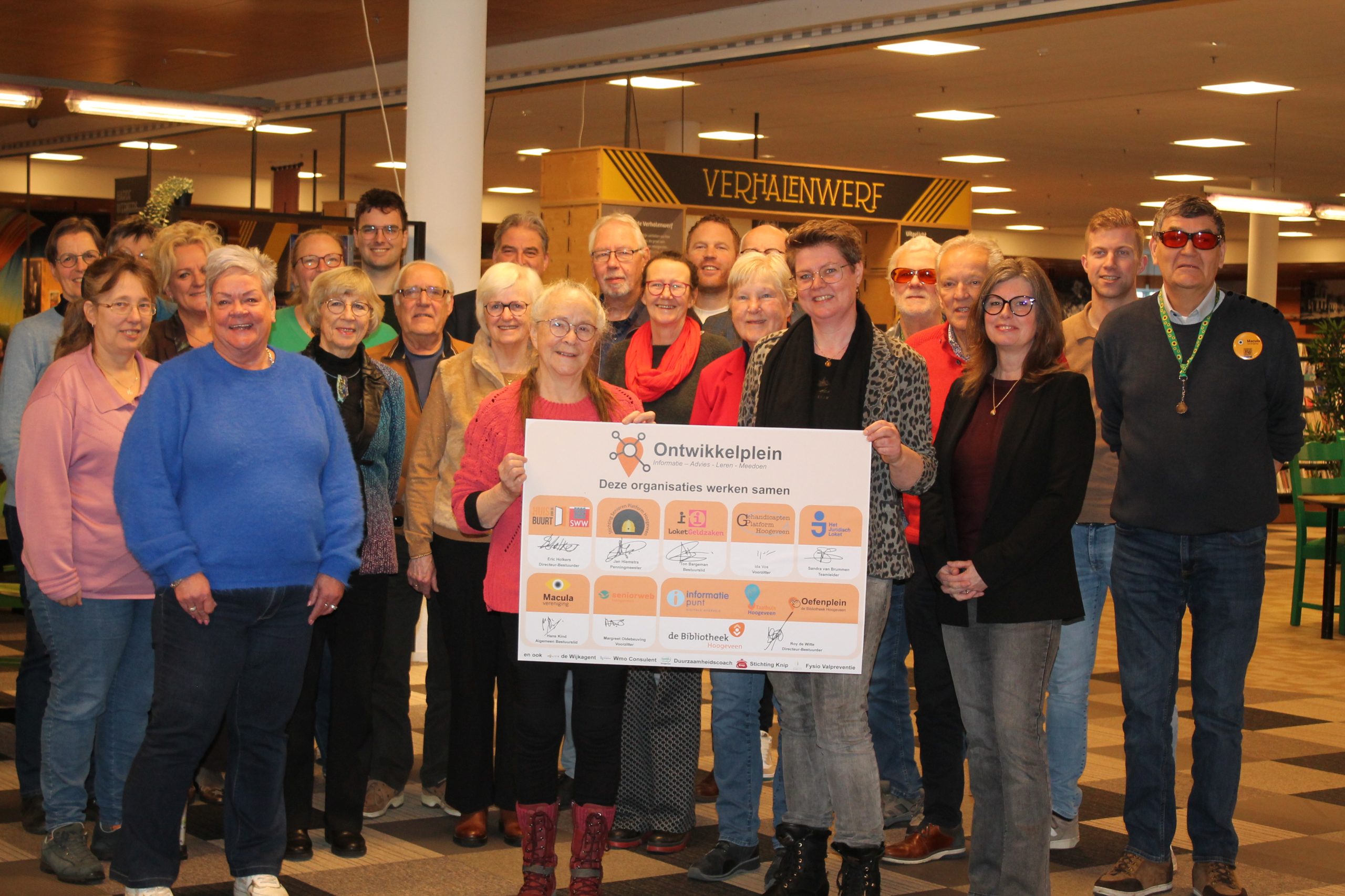 Feestelijk moment in Bibliotheek Hoogeveen